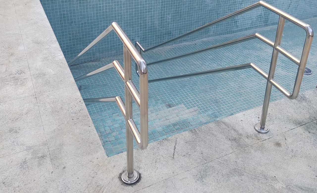 Corrimão inox para piscina