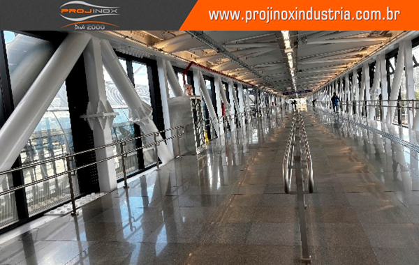 Aço Inox Estação Santo Amaro Linha 9-Esmeralda